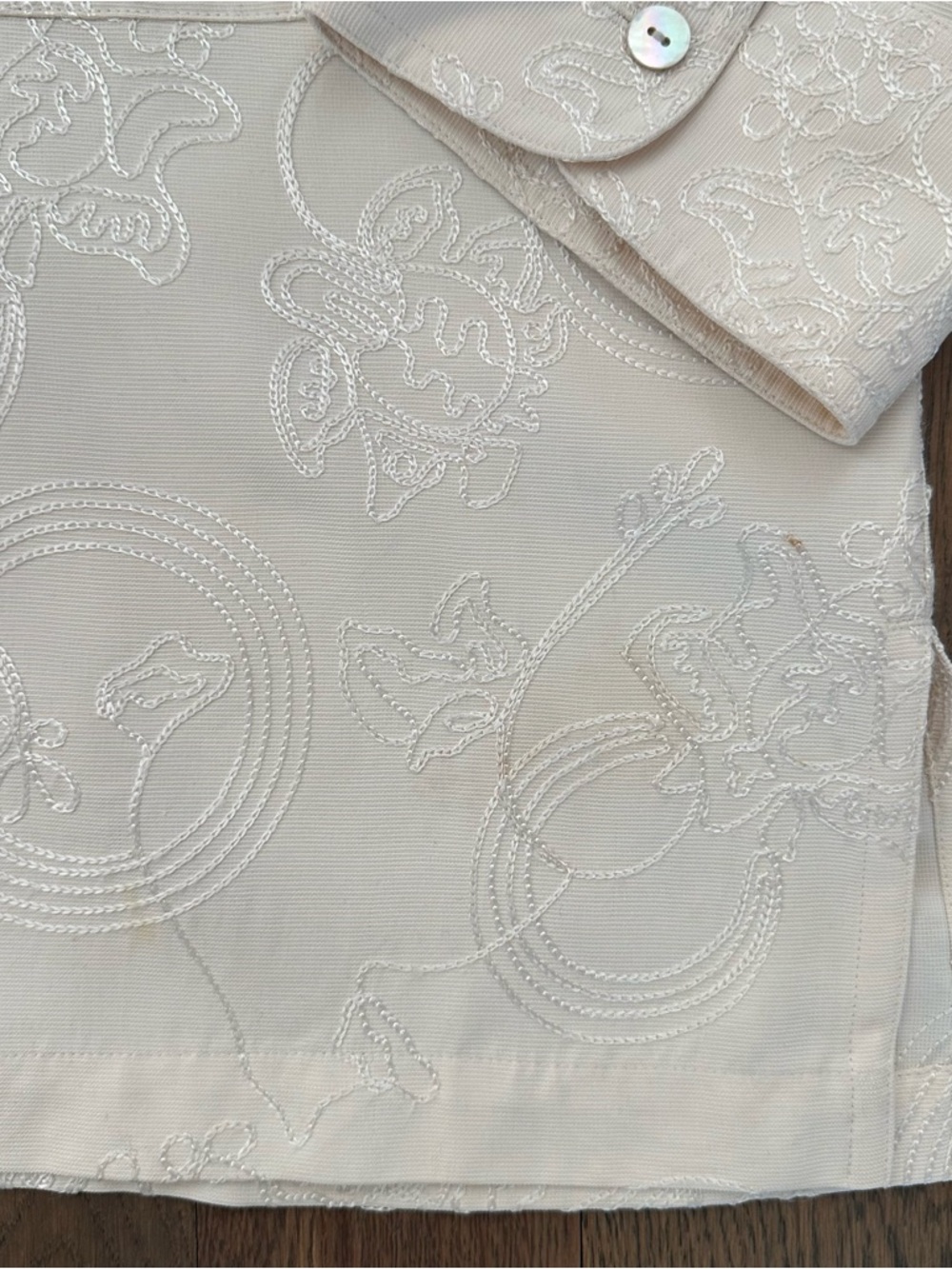 Vintage Chico's Floral Embroidered 100% Silk Button Front Shirt Cream Size 2 / M - Picture 5 of 9